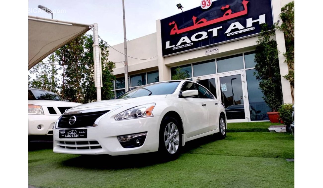 Nissan Altima 2014 model imported, fingerprint, screen, wheels, sensors, camera, in excellent condition, you do no