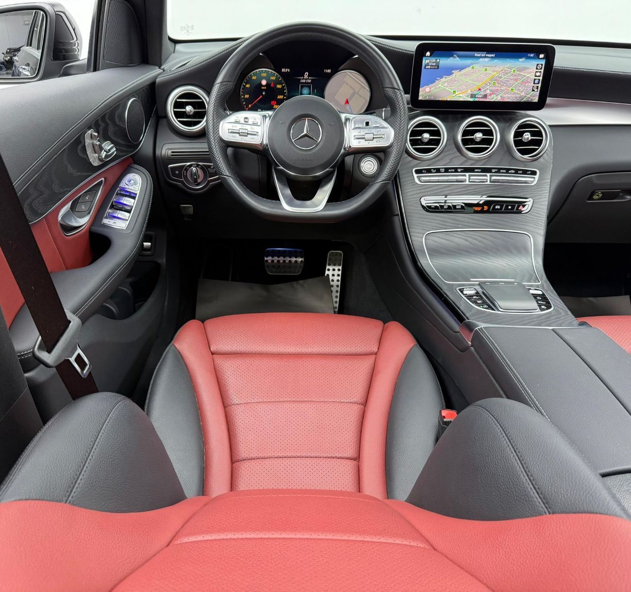 Mercedes-Benz GLC 200 4Matic 2022 Mercedes-Benz GLC200 AMG 4MATIC, Warranty, Full Service History, Very Low Km, GCC