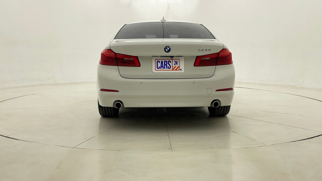 بي أم دبليو 520i EXECUTIVE 2 | بدون دفعة مقدمة | اختبار القيادة في المنزل