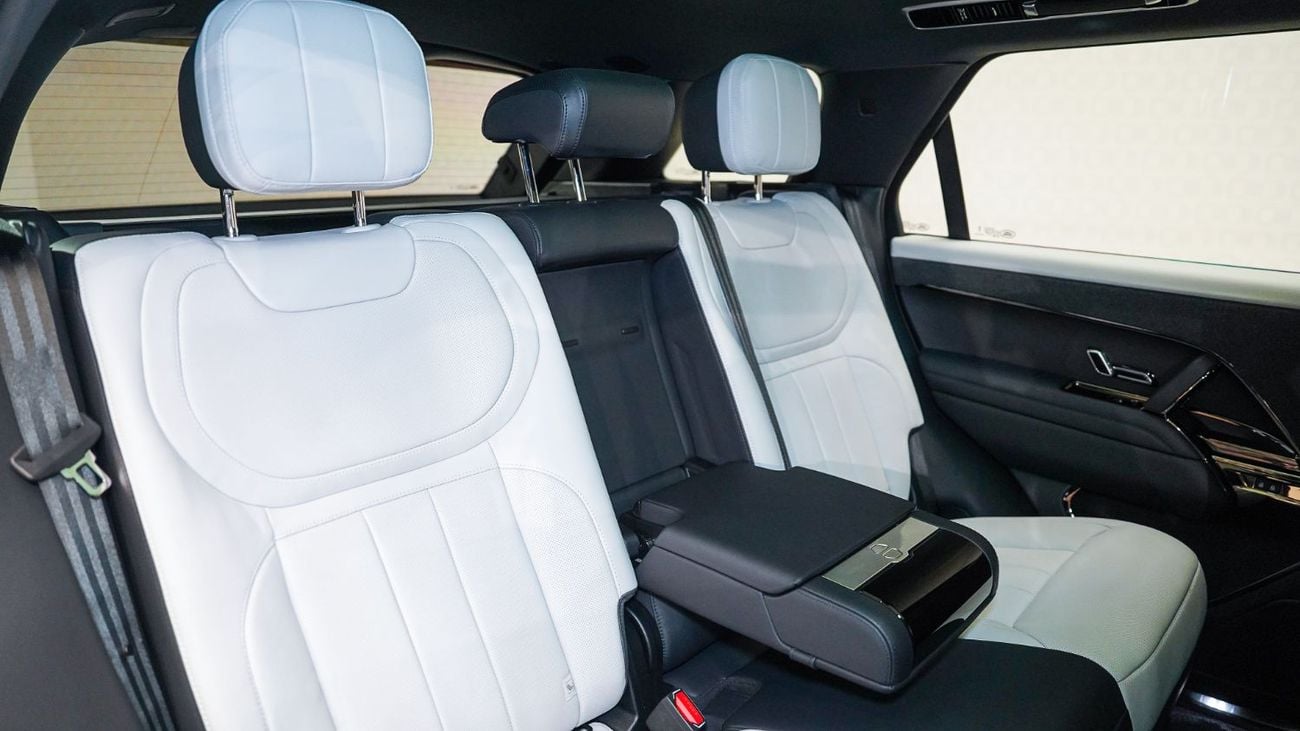 Land Rover Range Rover Sport Dynamic HSE P400 3.0L | AED 6,590 PM | Warranty Nov-2028 | GCC