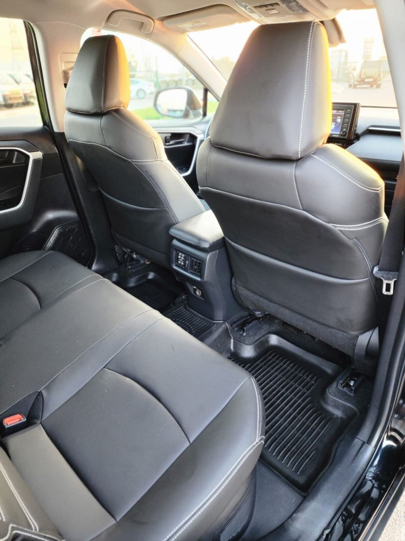 تويوتا راف ٤ LE 2.5L (219 HP) TOYOTA RAV4 Hybrid 2.5L (219 HP)