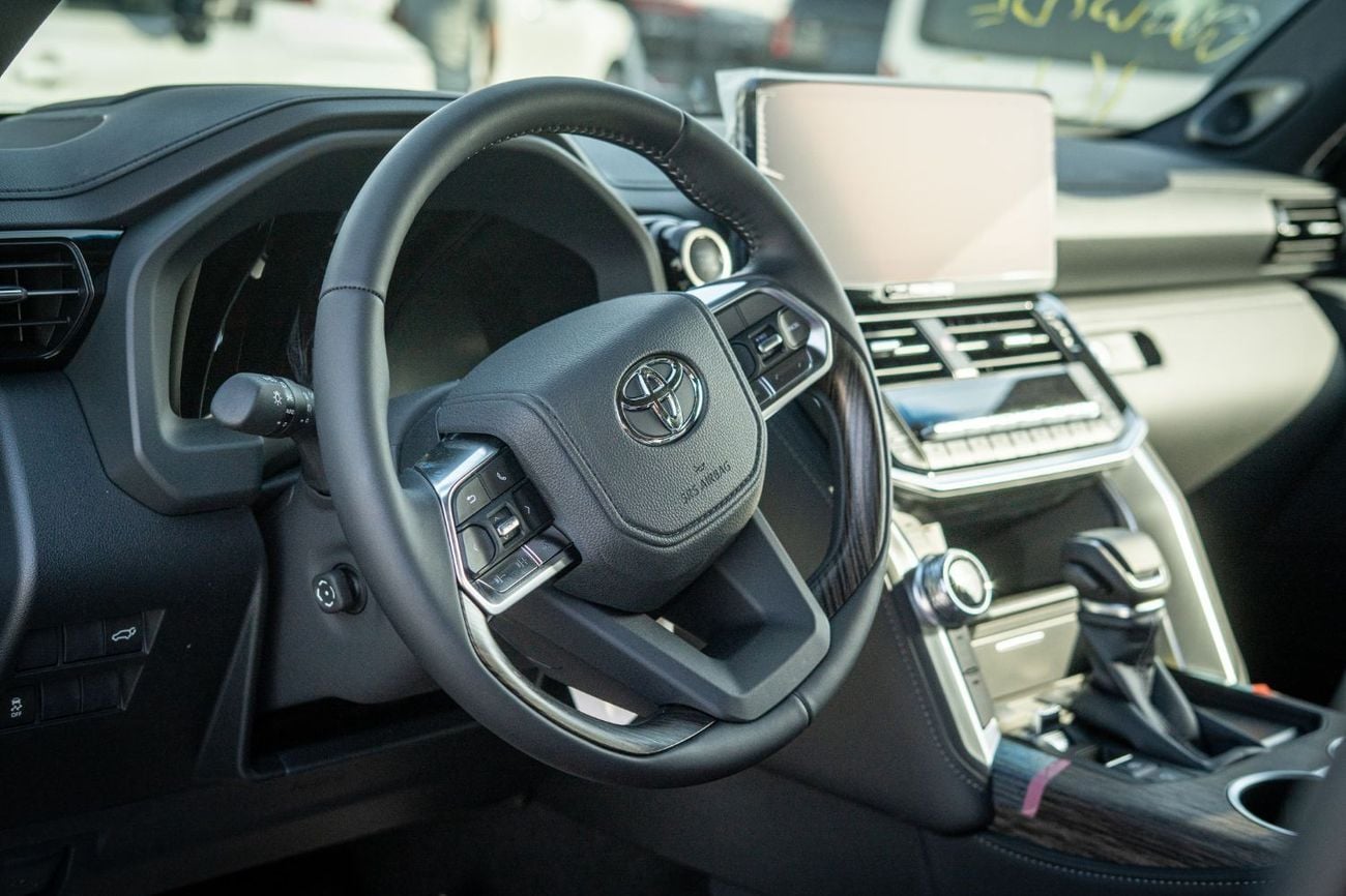 تويوتا لاند كروزر VXR Landcruiser VXR without radar black with red and seats