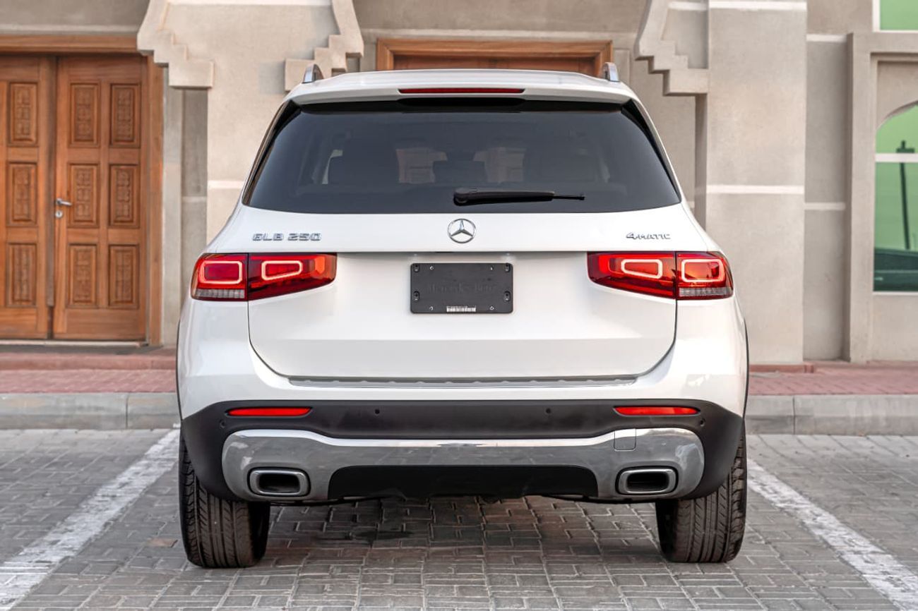 مرسيدس بنز GLB 250 4MATIC 2.0L (221 HP)