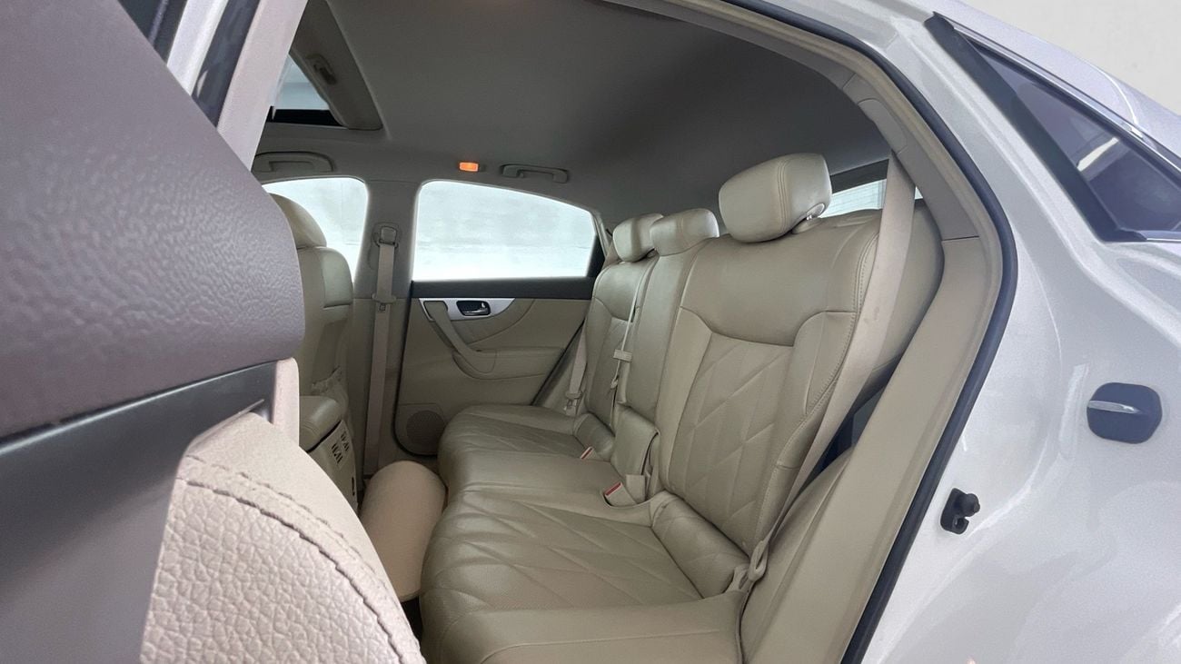 Infiniti QX70 3.7 LUXE SENSORY 4WD AUTO | Guaranteed Warranty | 0 Down Payment
