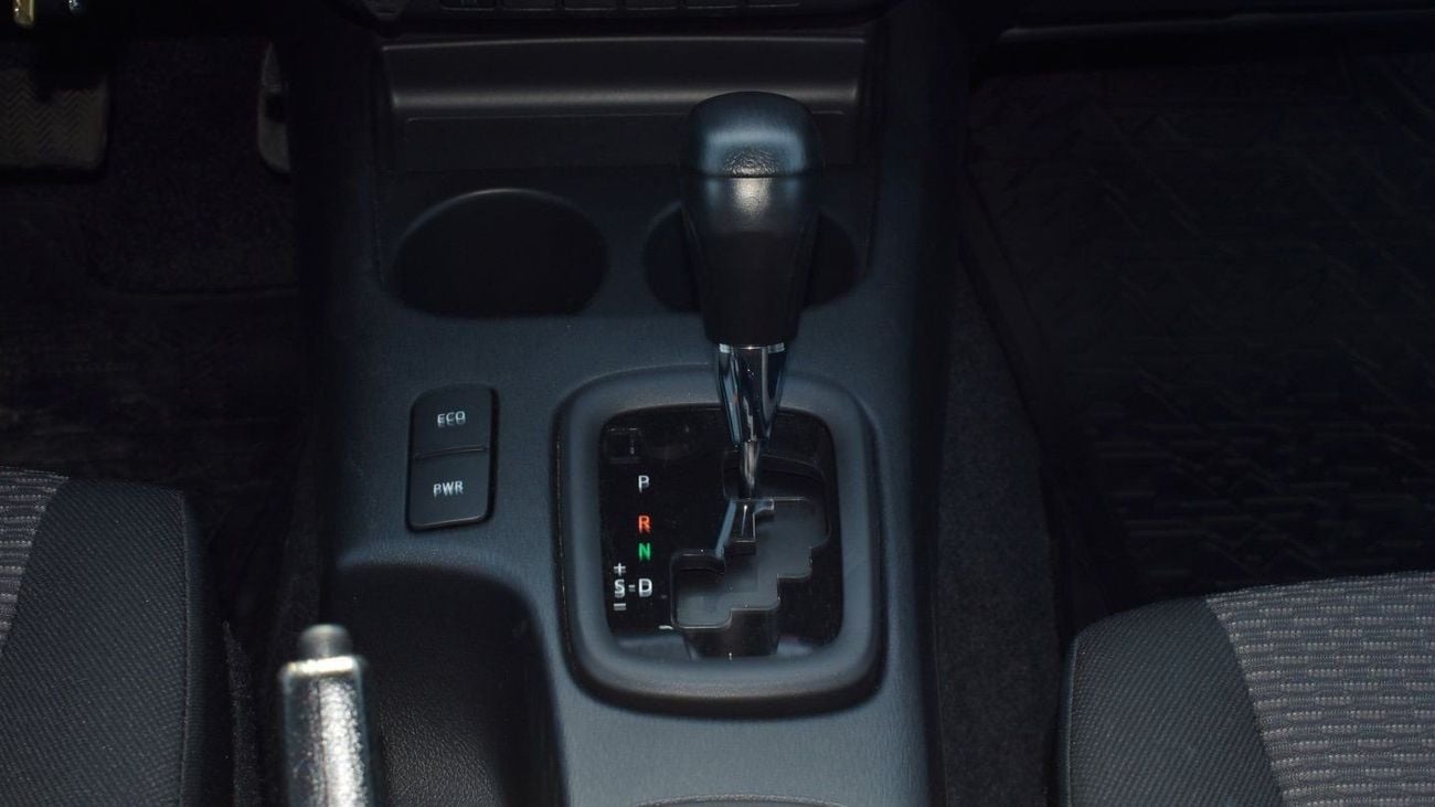 تويوتا هيلوكس toyota hilux 2.4l v4 2025 0km
