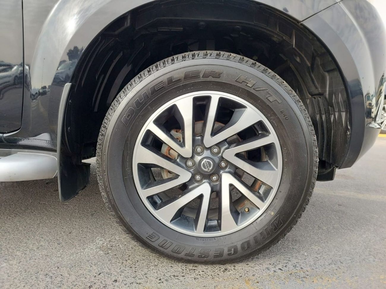 Nissan Navara NISSAN NAVARA PICK UP RHD 2020 MODEL 2.3 L DIESEL AUTOMATIC(PM71719)