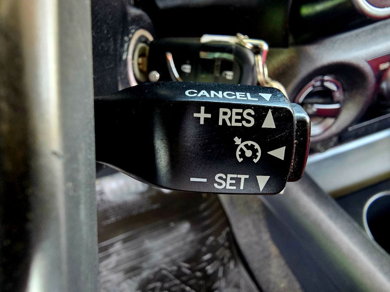 تويوتا هيلوكس SR5/ 4WD PATROL AUTOMTIC/ AUTO WINDOWS/ LOW MILEAGE