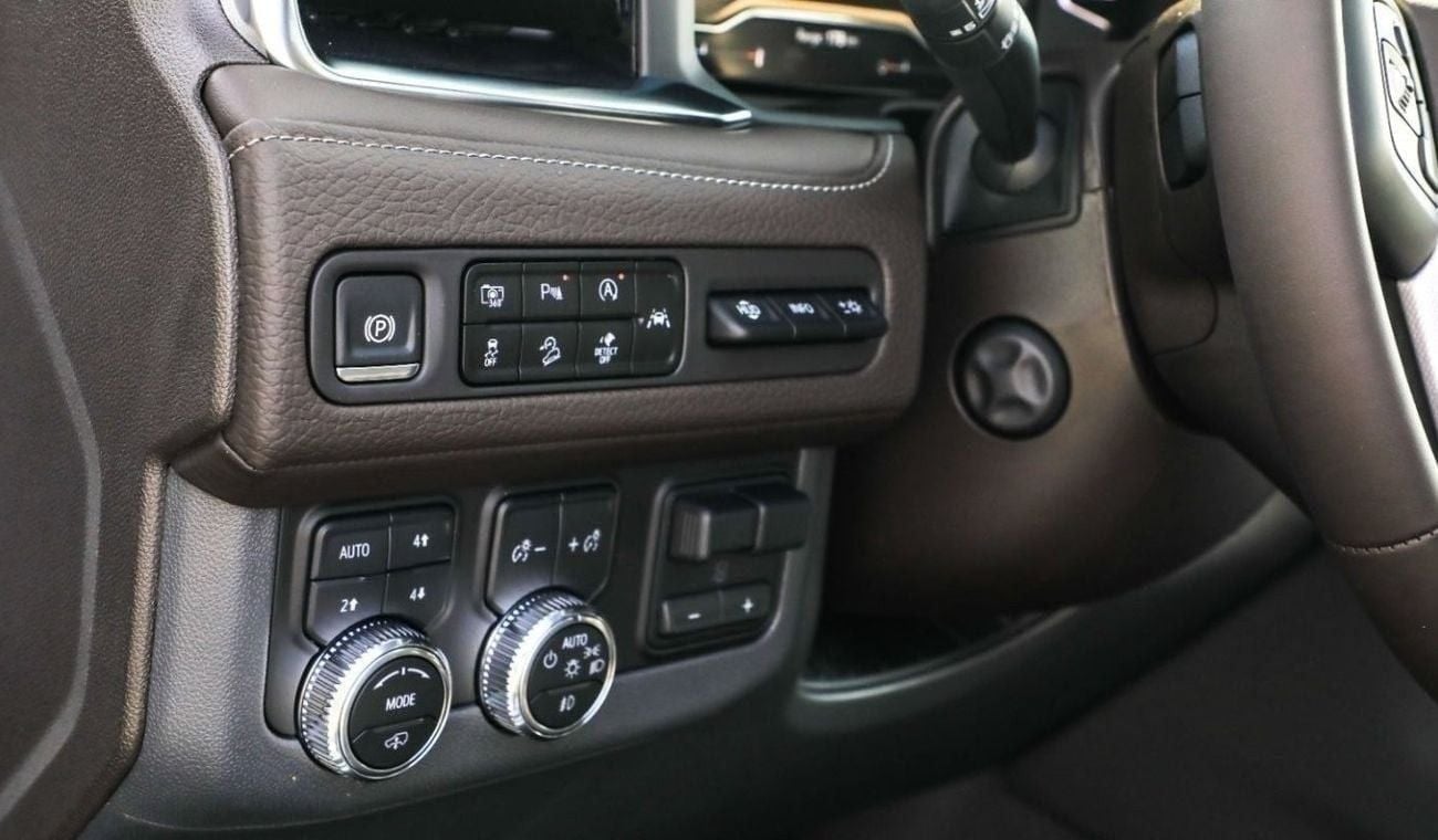 جي أم سي يوكون Denali 4WD + TV 8-Seaters. GCC. Local Registration + 5%