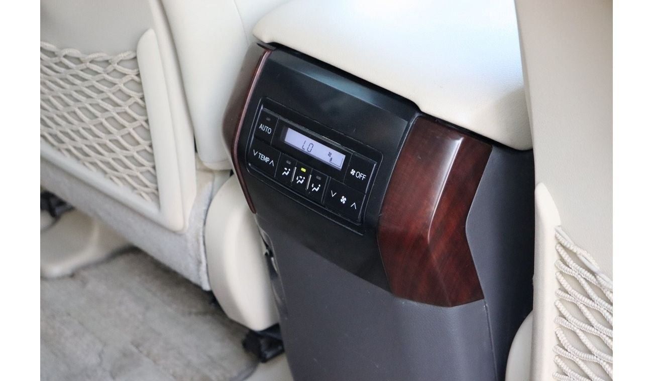 Toyota Prado VXR 4.0L 4WD Toyota Prado VX.R / 2017 / GCC / Free Accident / V6