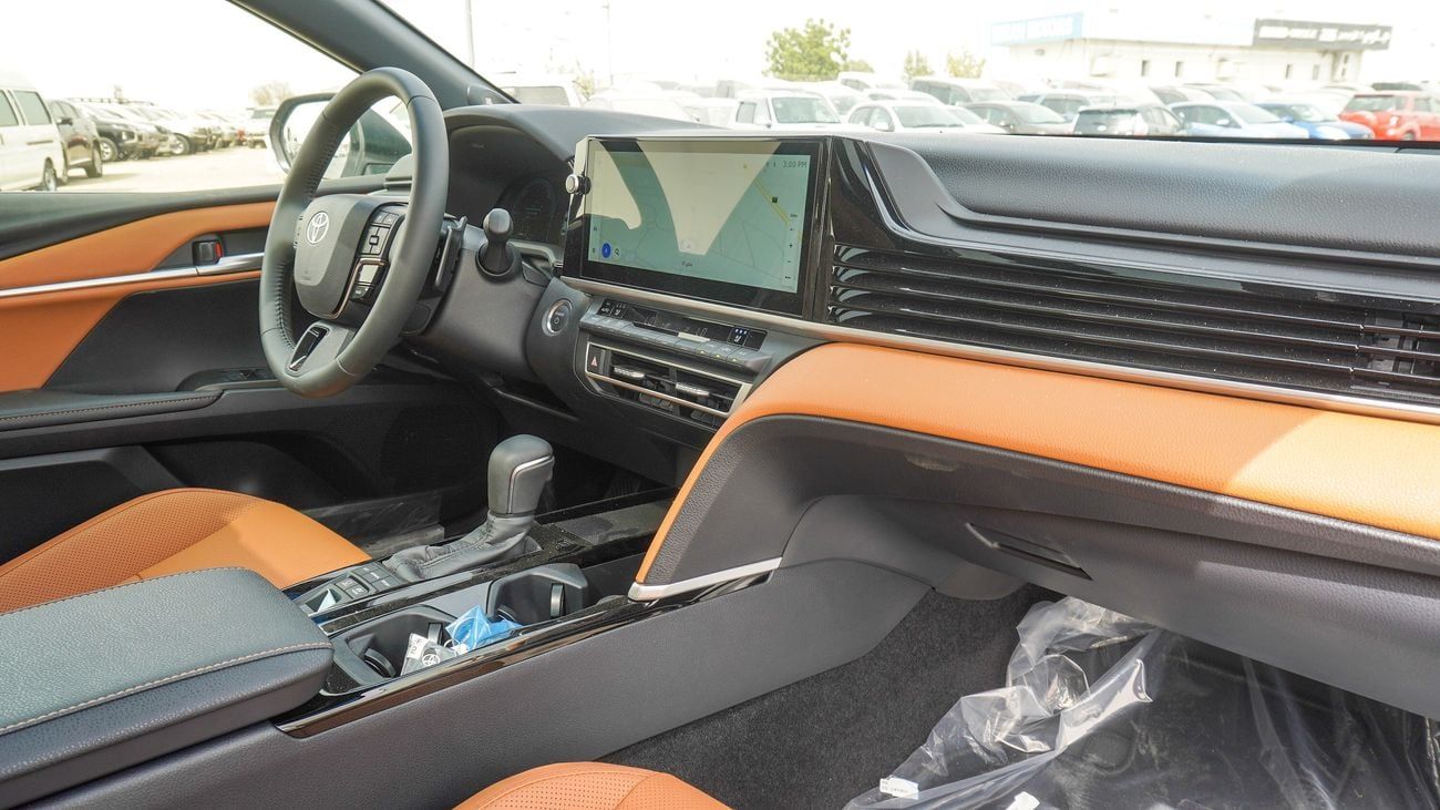 تويوتا كامري LIMITED 2.5L HEV HYBRID