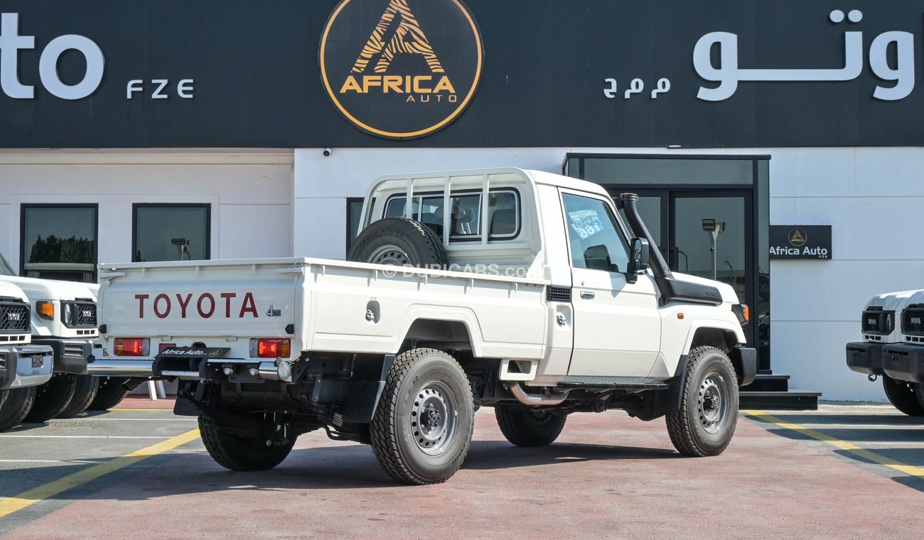Toyota Land Cruiser Pick Up LC79 2.8L YM 2024 BASIC