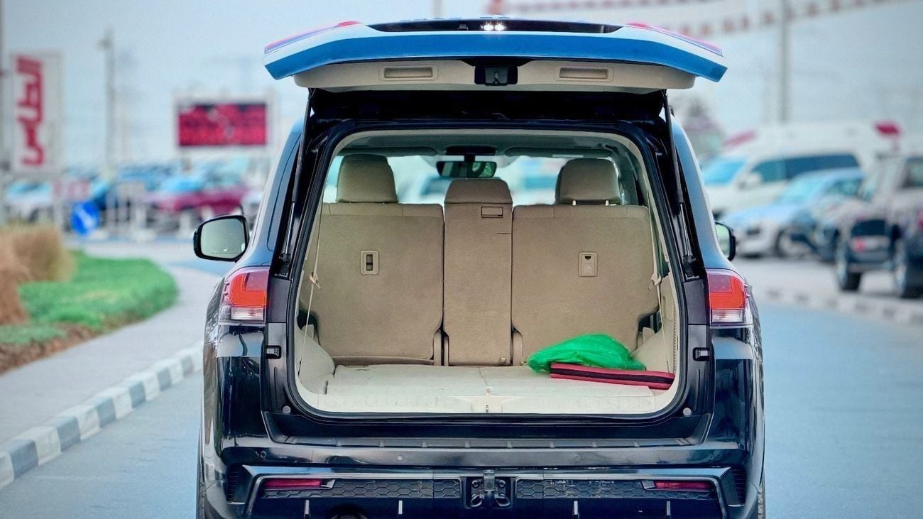 Toyota Land Cruiser 2022 model GXR Full Option Top Of The Range