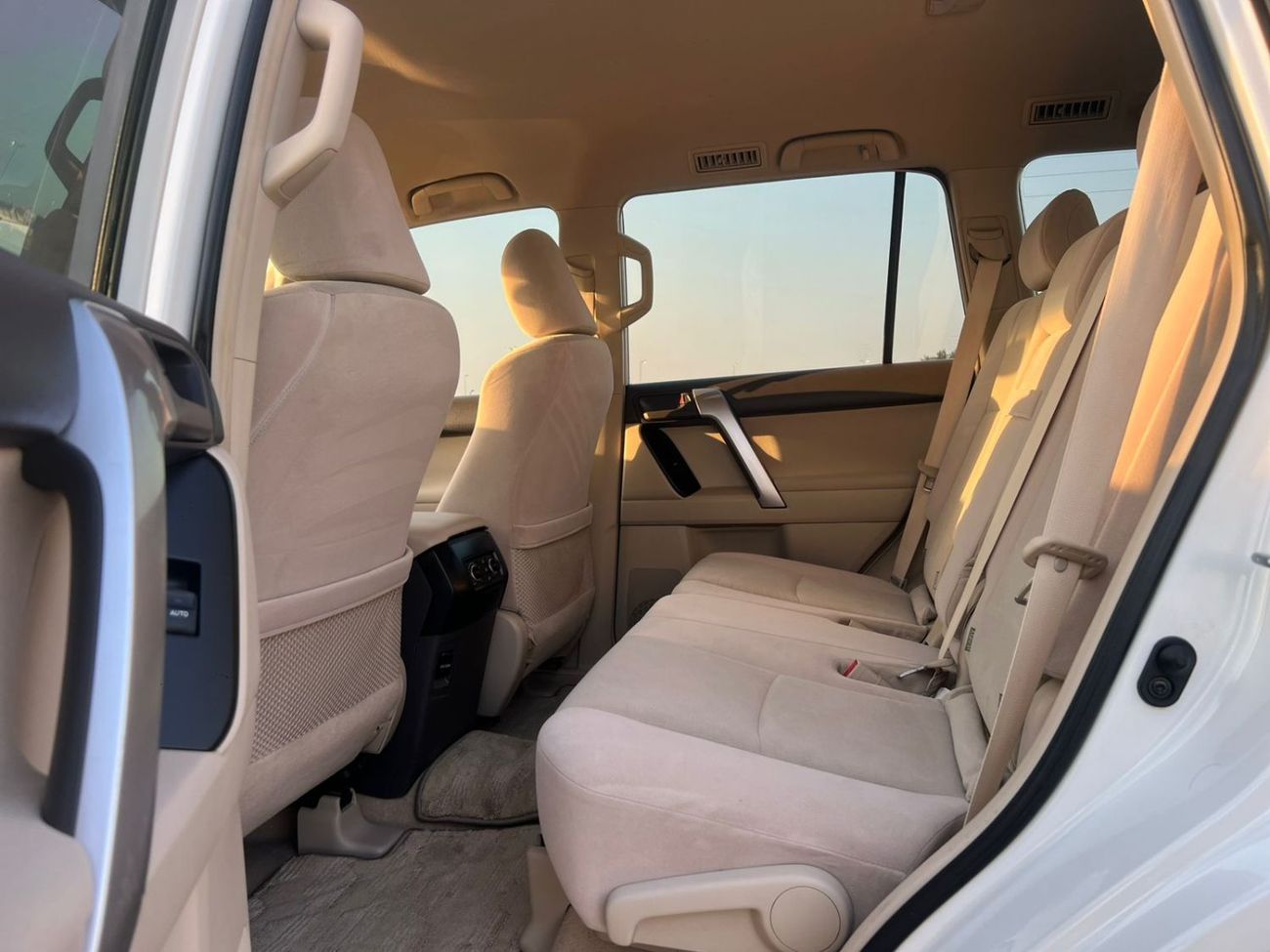 Toyota Prado 2021  Toyota Prado TX 2.7L V4 - AWD 4x4 GCC- Rear Camera Accident Free - 7 Seater