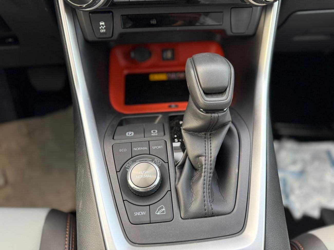 Toyota RAV4 2.5L Adventure With Rader (Saudi spec)