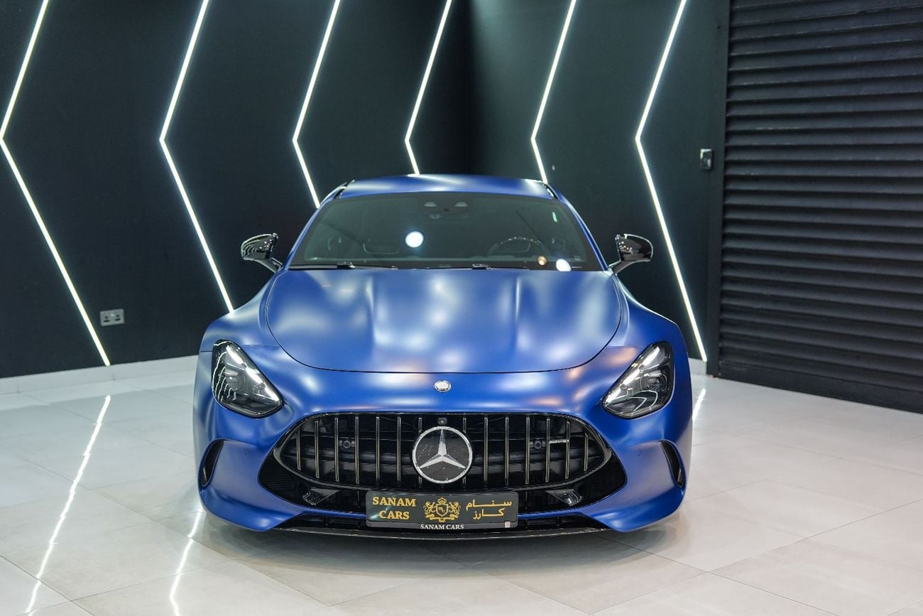 مرسيدس بنز AMG GT 63 سيارة كوبيه 4Matic+، مزودة بحزمة ألياف الكربون!!