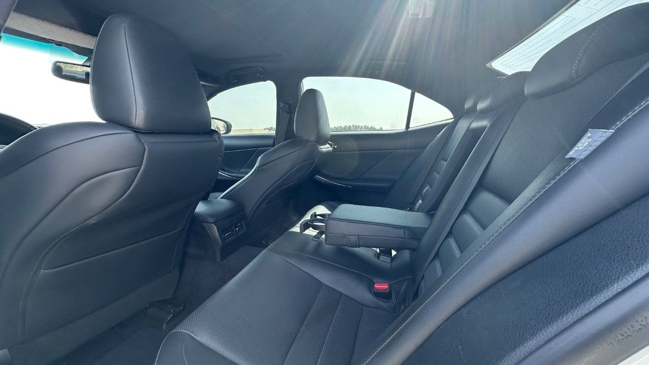 لكزس IS 250 F Sport 2.5L