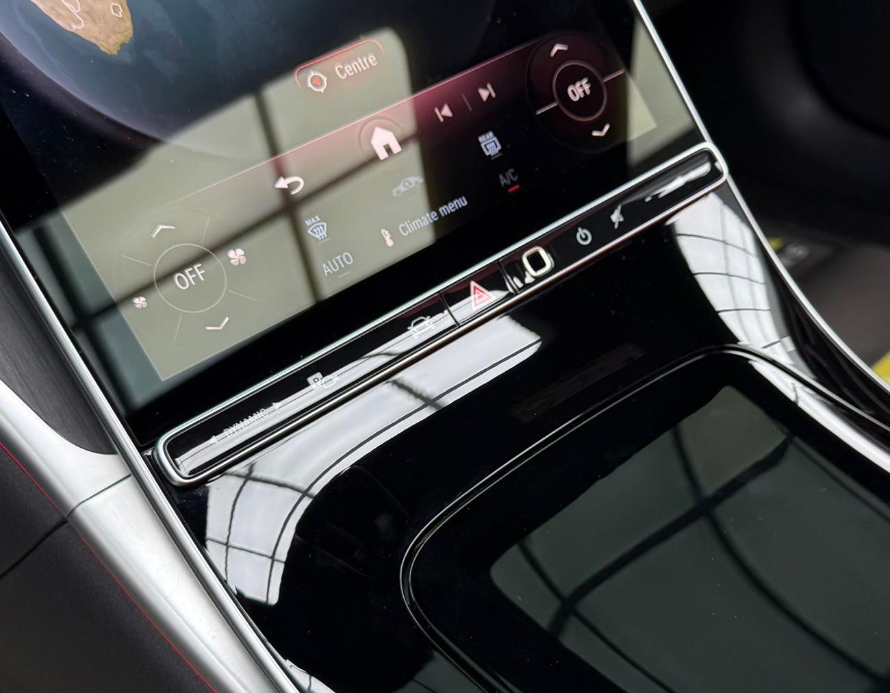 Mercedes-Benz CLE 300 Coupe 2024 Mercedes CLE 200 Amg, Warranty Till 2028 ,Service Contract ,Full Service History ,GCC