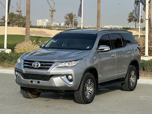 تويوتا فورتونر 2.7L EXR