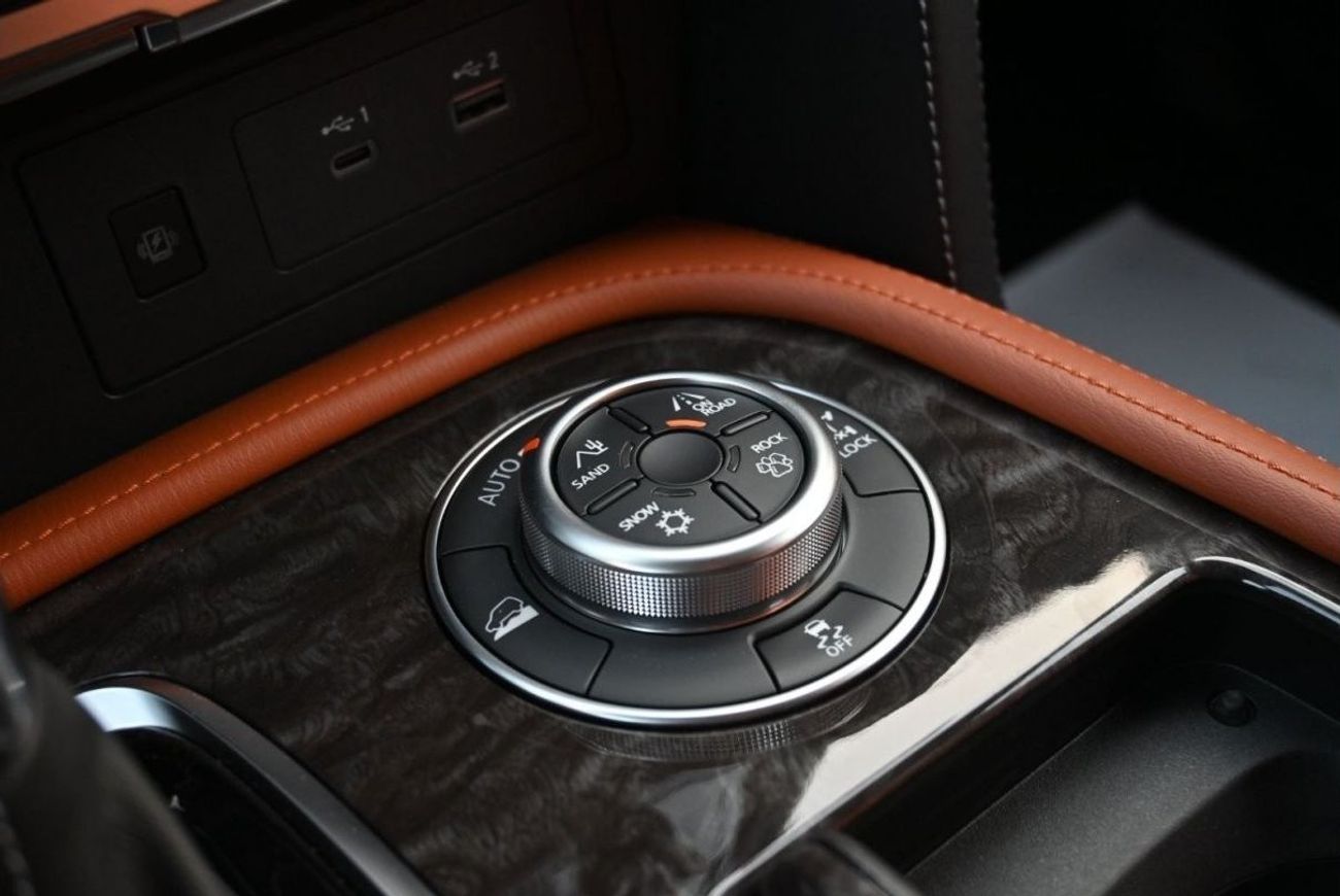 Nissan Patrol Nissan Patrol LE 5.7L V8 Petrol Model 2023 Color White , 360 Camera, Cruiser Control, Memory Driver