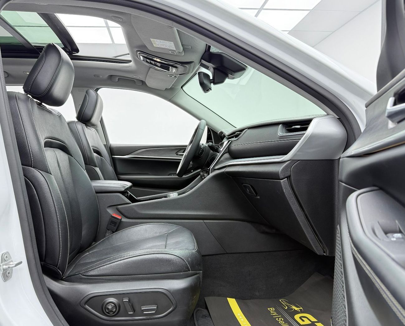 جيب جراند شيروكي L Limited 3.6L 2023 Jeep Grand Cherokee L Limited, Warranty, Full Jeep Service History, Excellent Co