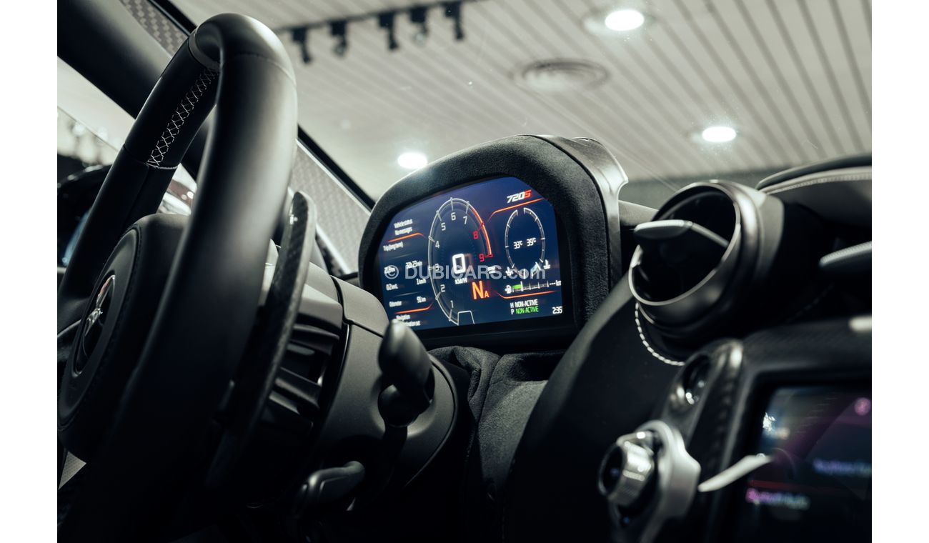McLaren 720S Std MSO PERFORMENCE PACKAGE , FULL OPTION , CARBON FIBER , GCC , SPCIAL COLOUR