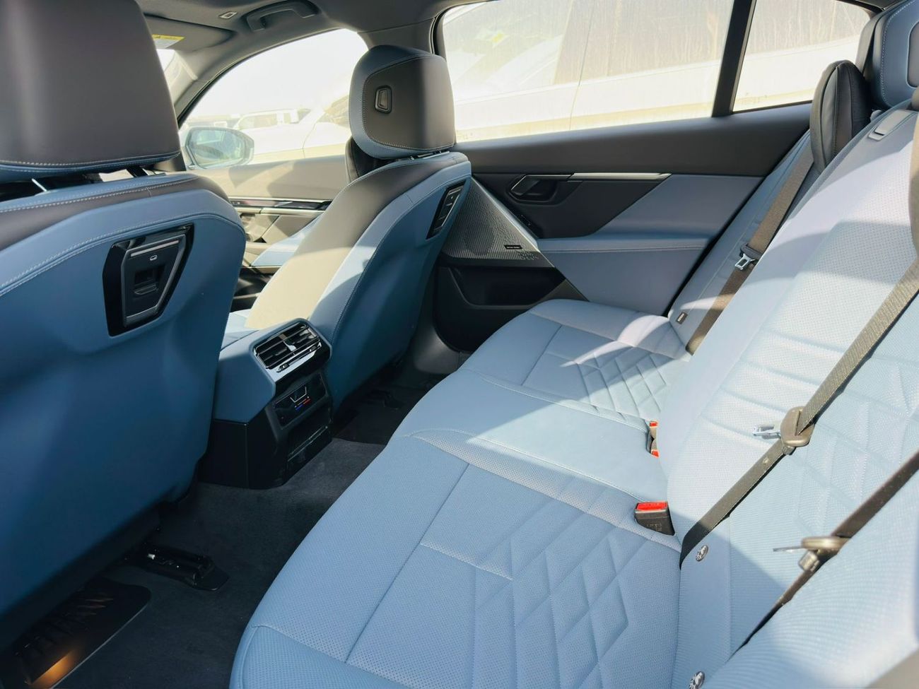 بي أم دبليو i5 eDrive40L M Sport Package