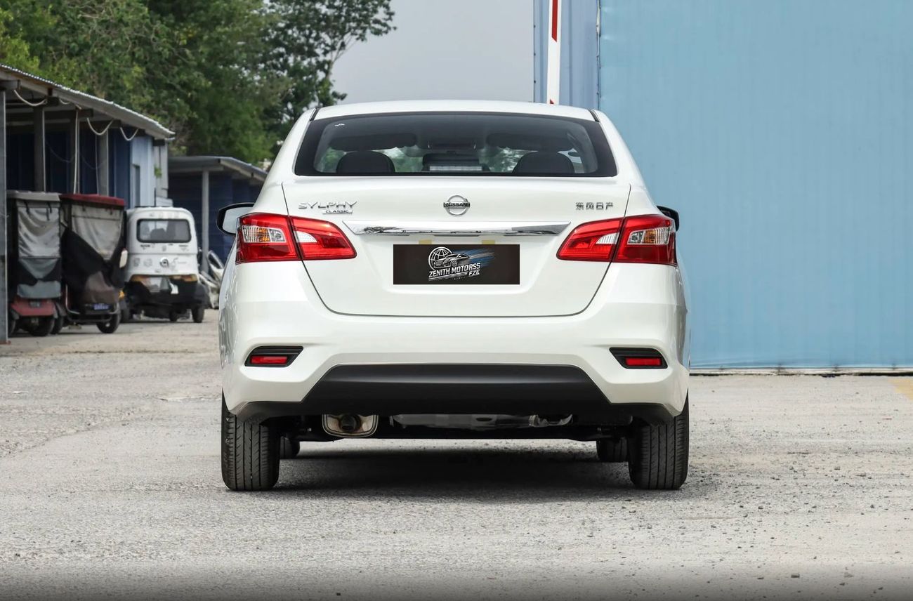 نيسان سيلفي 