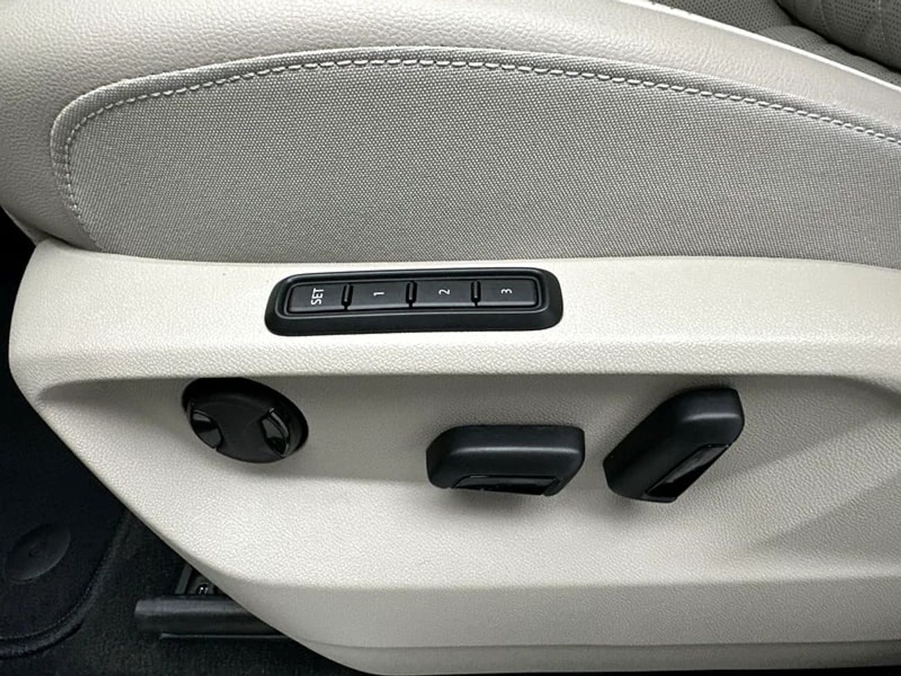 Volkswagen Teramont R-line (REF#28053)