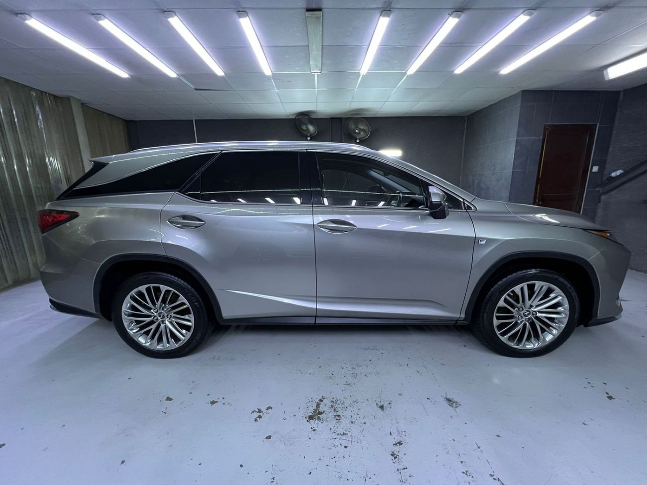 لكزس RX 350 Lexus RX350L F Sport 3.5L - Automatic . Petrol . 5 Seats . 5 Doors