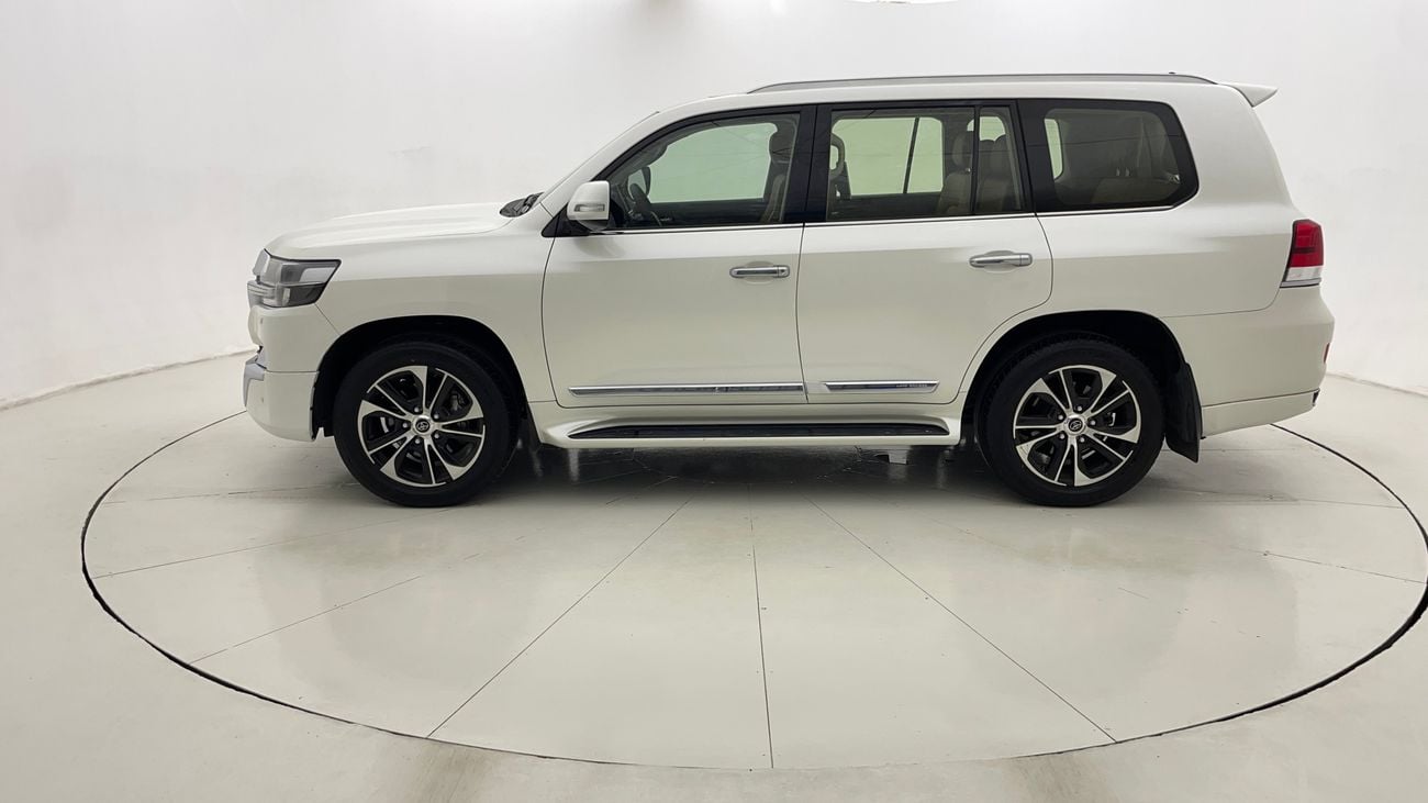 تويوتا لاند كروزر GXR GRAND TOURING 4 | بدون دفعة مقدمة | اختبار القيادة في المنزل