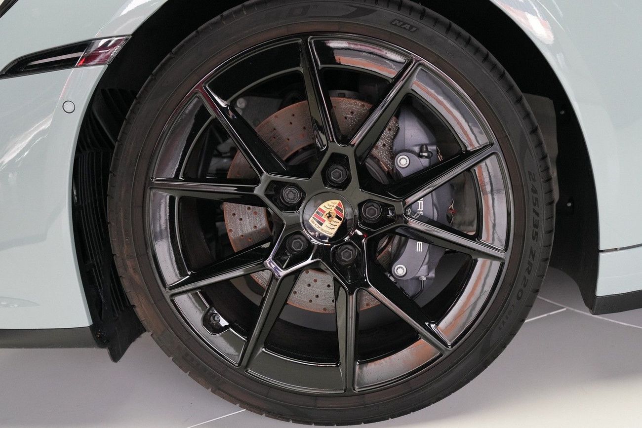 Porsche 911 CARRERA