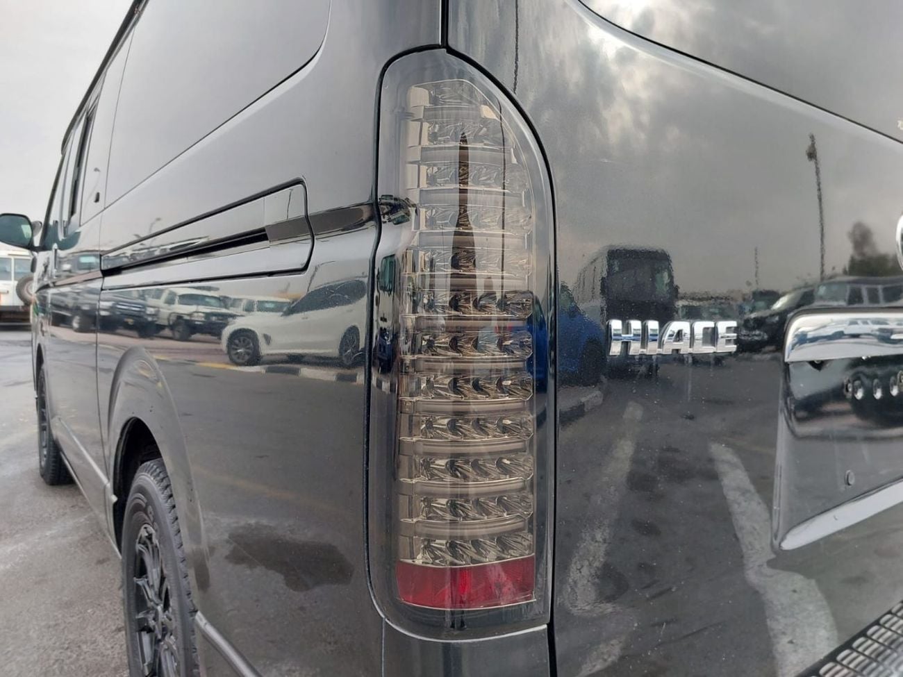 Toyota Hiace (RAMADAN OFFER) TOYOTA HIACE VAN RHD 2010 MODEL 2.0 L PETROL AUTOMATIC(PM29424)