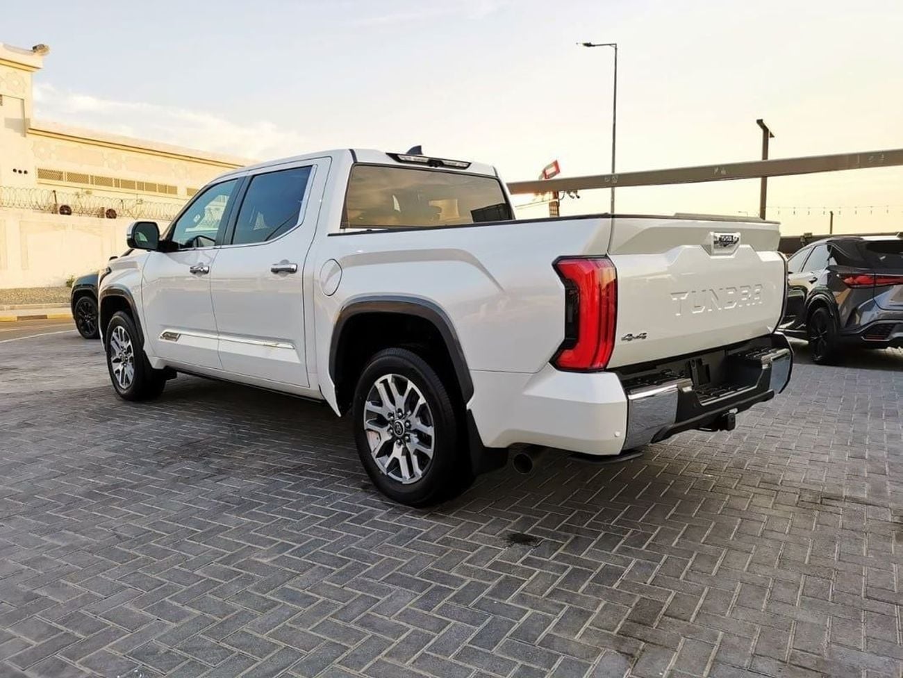 تويوتا تاندرا Toyota Tundra 1794 Edition ( Hybrid ) - 2024 - White