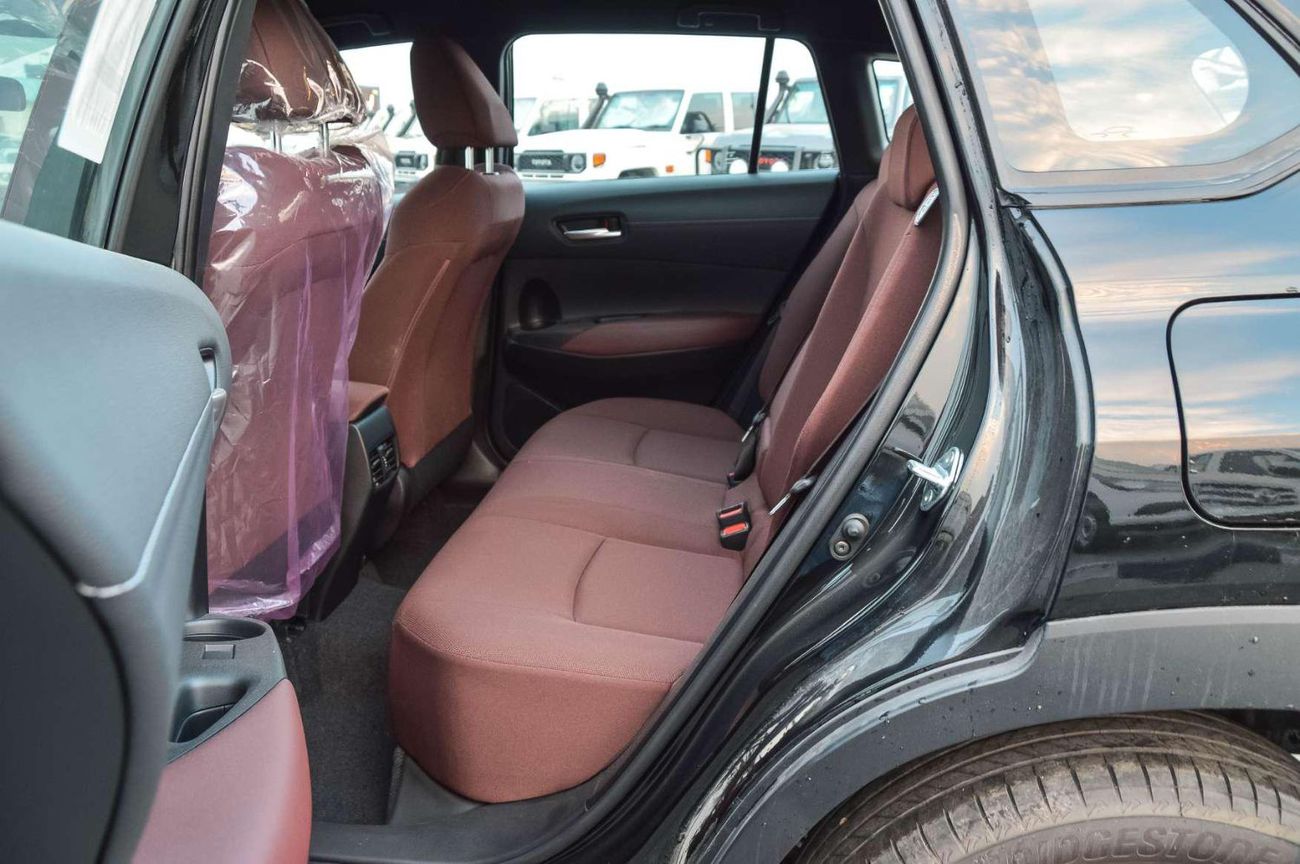 تويوتا كورولا كروس TOYOTA COROLLA CROSS 1.8L G SUV 2025