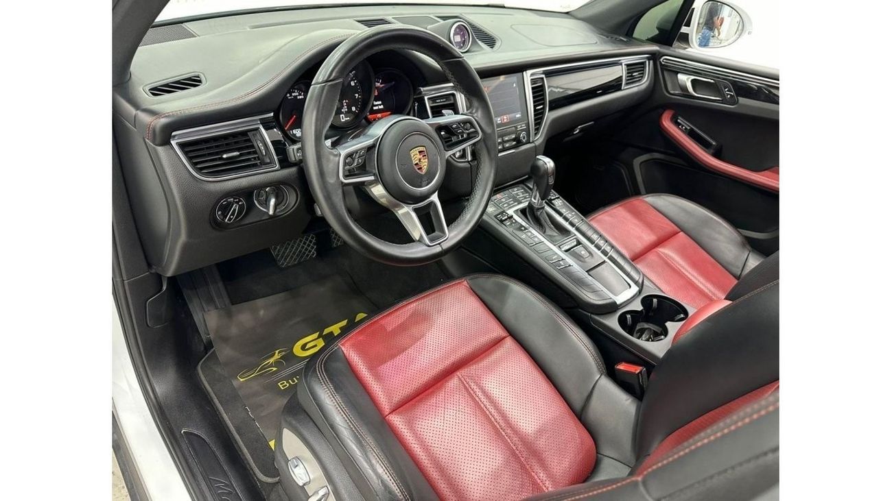Porsche Macan Std 2018 Porsche Macan, Warranty, Service History, Full Options, GCC