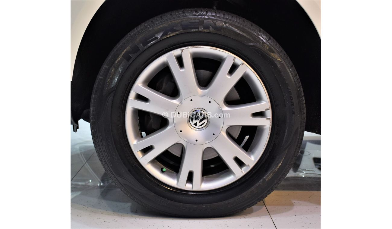 Volkswagen Touareg LOW MILEAGE! for our Volkswagen Touareg 2009 Model!! in White Color! GCC Specs
