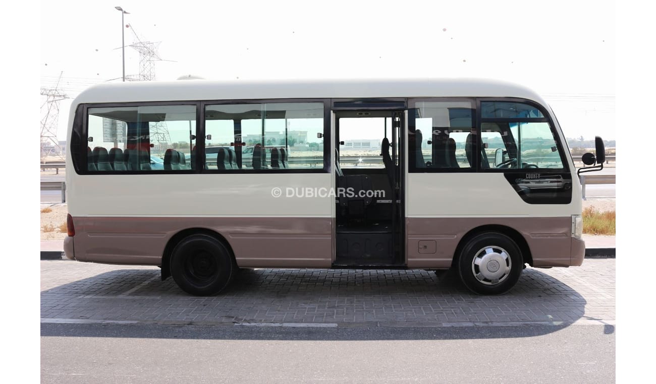 Hyundai County Hyundai county 2011 diesel 26 passenger  gulf space