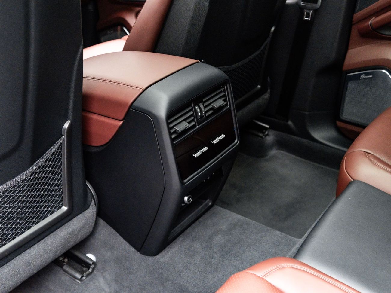 بورش كايان 2025 Porsche Cayenne GTS Coupe, 4.0 TC V8, 4WD, 493bbhp, 8-Speed PDK