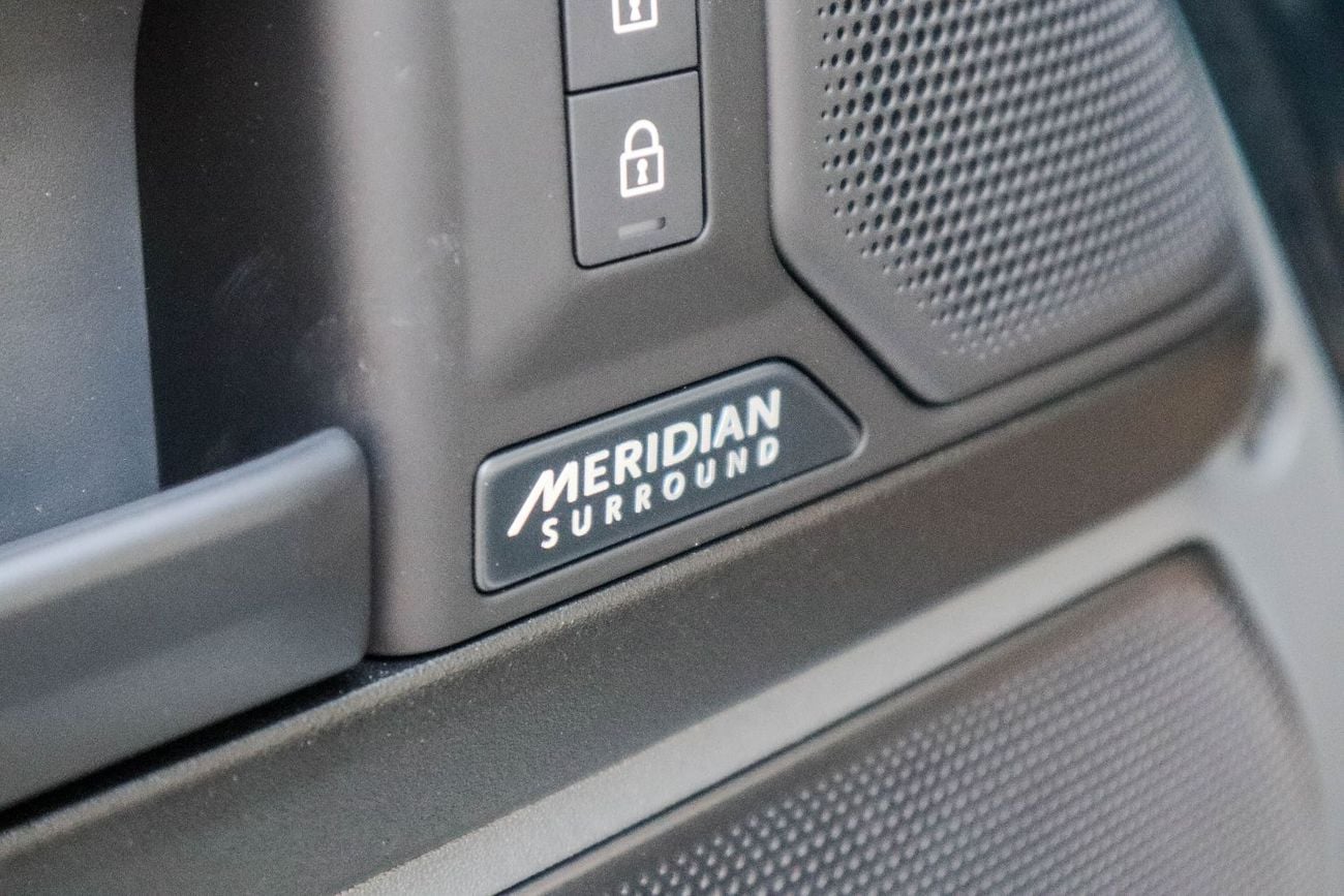 Land Rover Defender Land Rover Defender OCTA – 2026 Model V8 4.4-Liter Twin Turbo