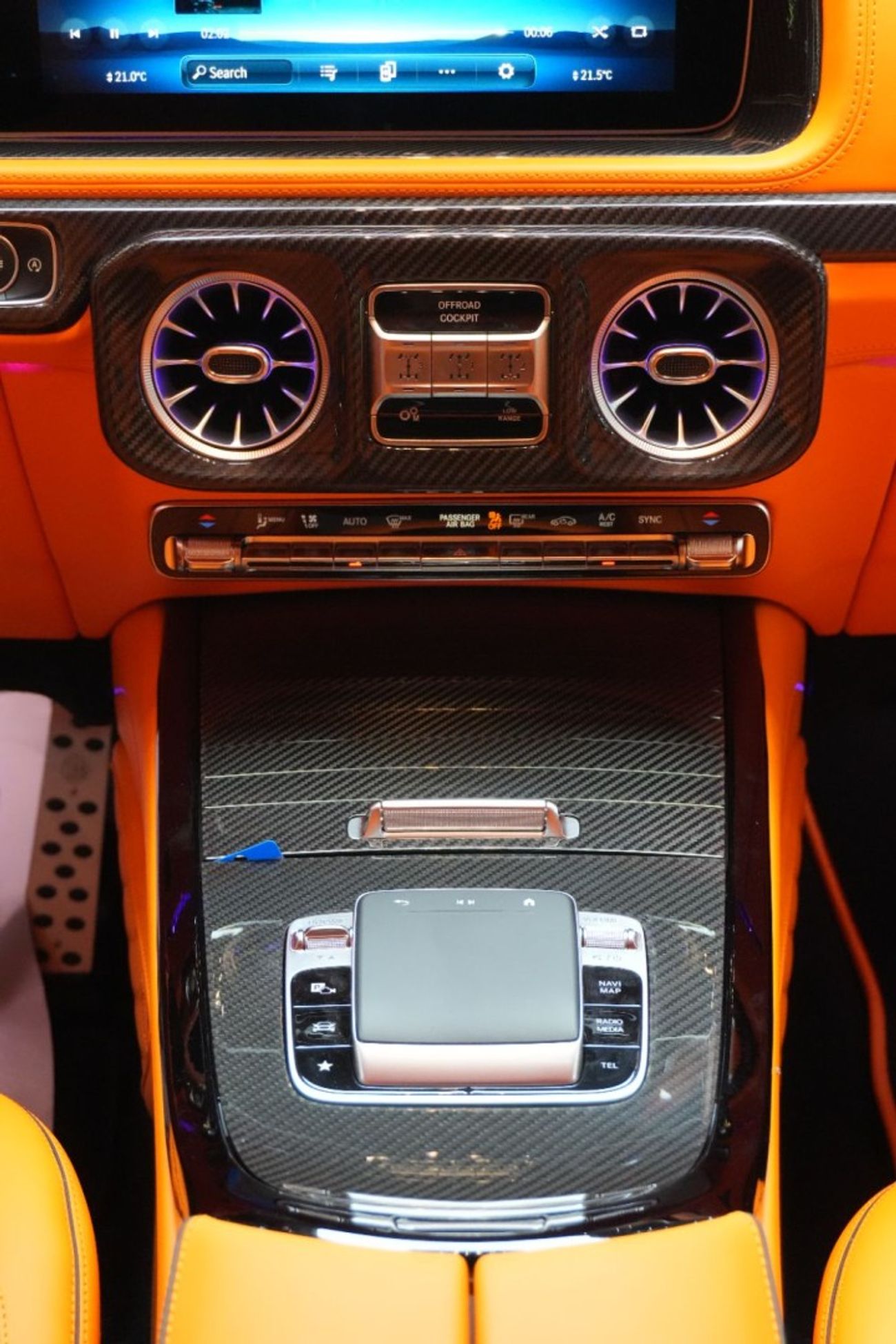 BRABUS 800 - Mercedes-AMG G 63 Mercedes-Benz G 800 - BARABUS - inside Orange - 2025