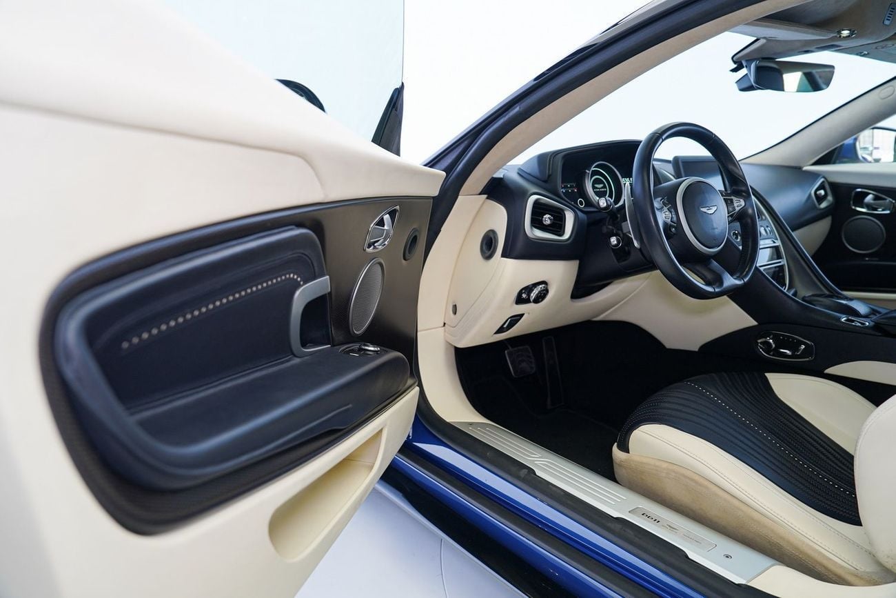 Aston Martin DB11 STD