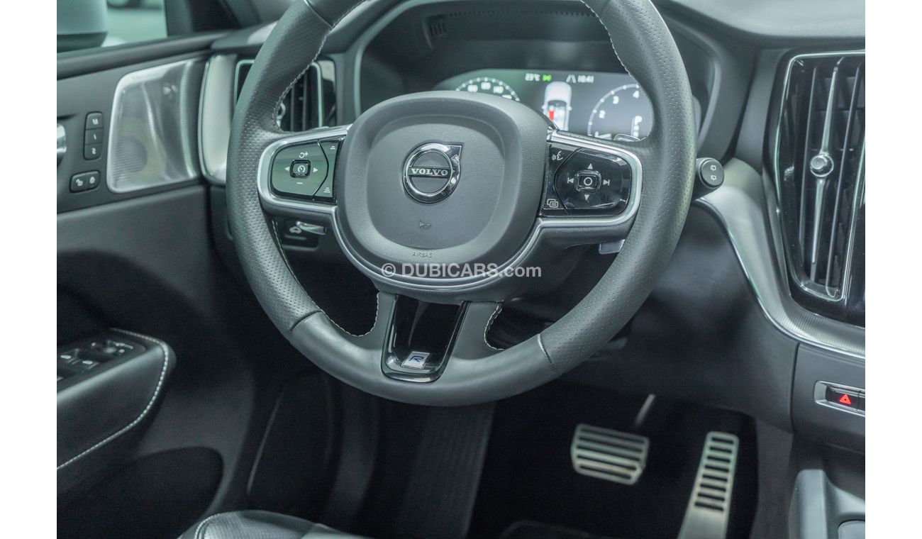 Volvo XC60 2018 Volvo XC60 T-6 R Design / Expat Owner from New / Full Volvo Service History