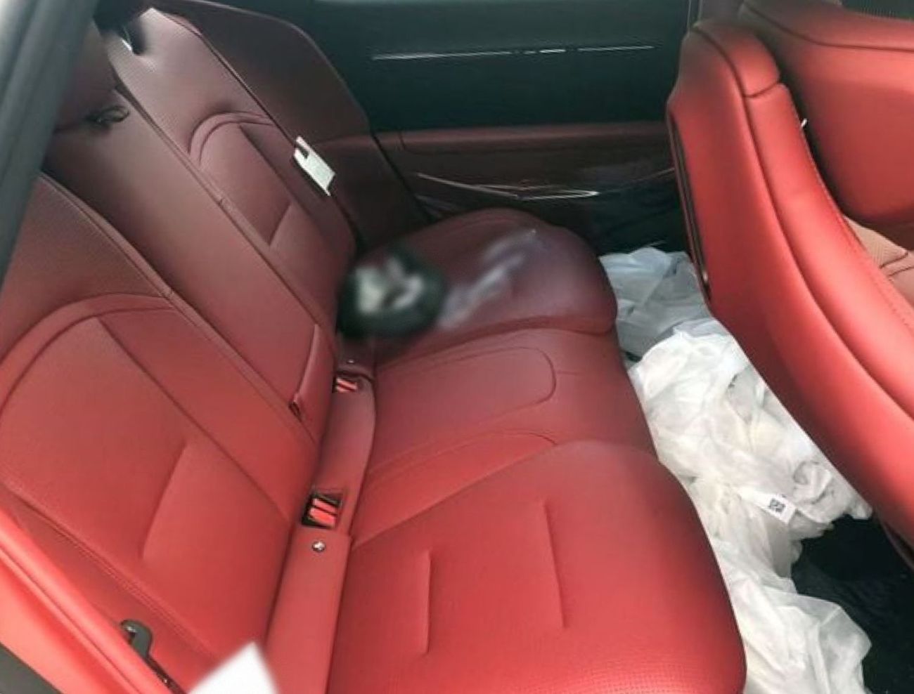 Avatr 12 ULTRA BATTERY & PETROL RANGE:1155 KM PER CHARGE HYDRAULIC 4WD BREMBO BRAKES