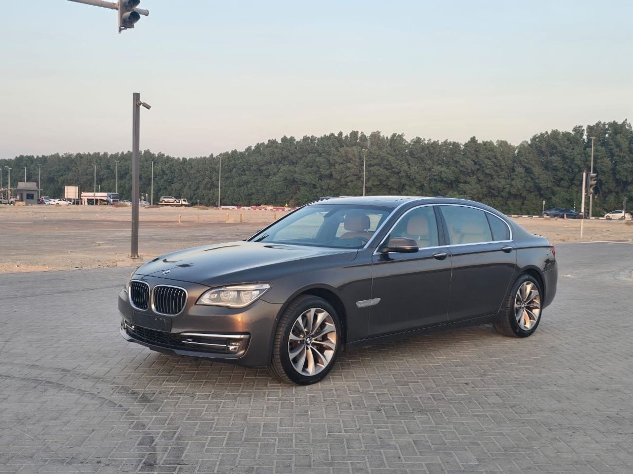 BMW 730Li MODEL 2015 GCC CAR PERFECT CONDITION INSIDE AND OUTSIDE FULL OPTION SUN ROOF LEATHER SEATS