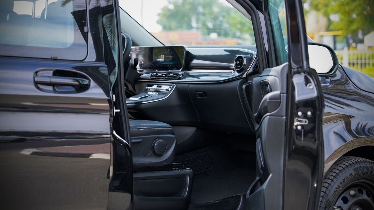 Mercedes-Benz V 300 Extra Long 2.0L - Black Inside Black | Export Only