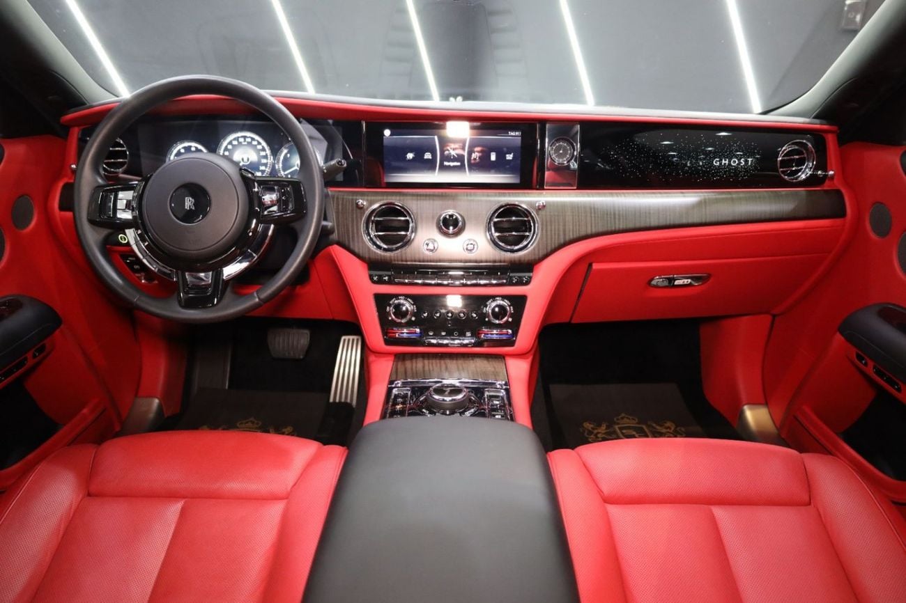 رولز رويس جوست EWB, Rear Entertainment, Starlight, Illuminated Grille, GCC Specs!!