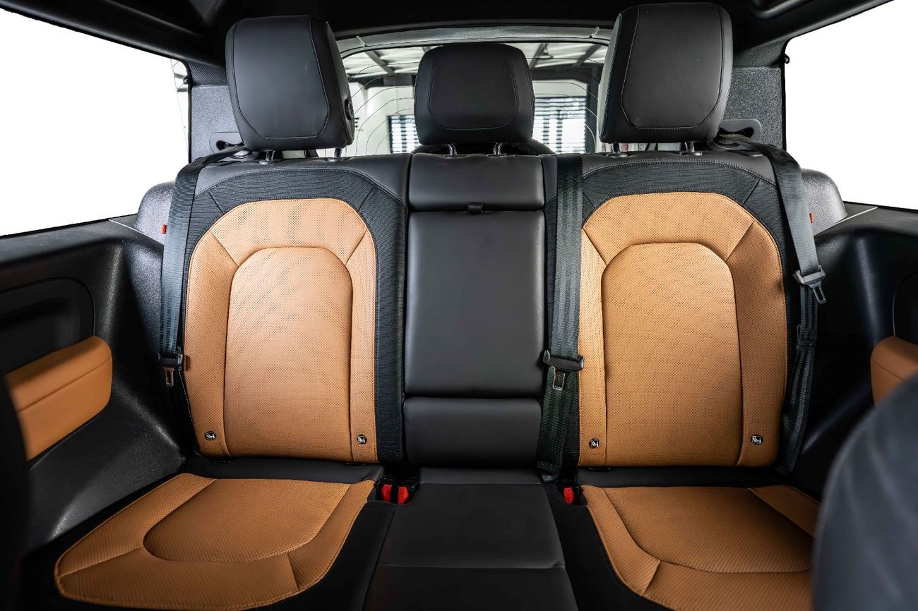 Land Rover Defender 90 X-Dynamic S P300 2.0L GCC-Al Tayer Warranty-Full Service History-Black Package