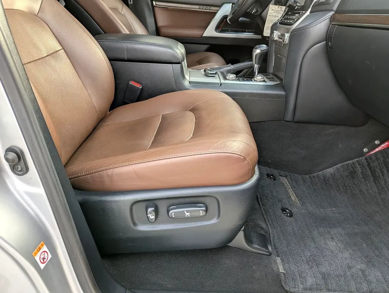 تويوتا لاند كروزر VXR Grand Touring GCC V8 Full Option TOP Very Premium Condition
