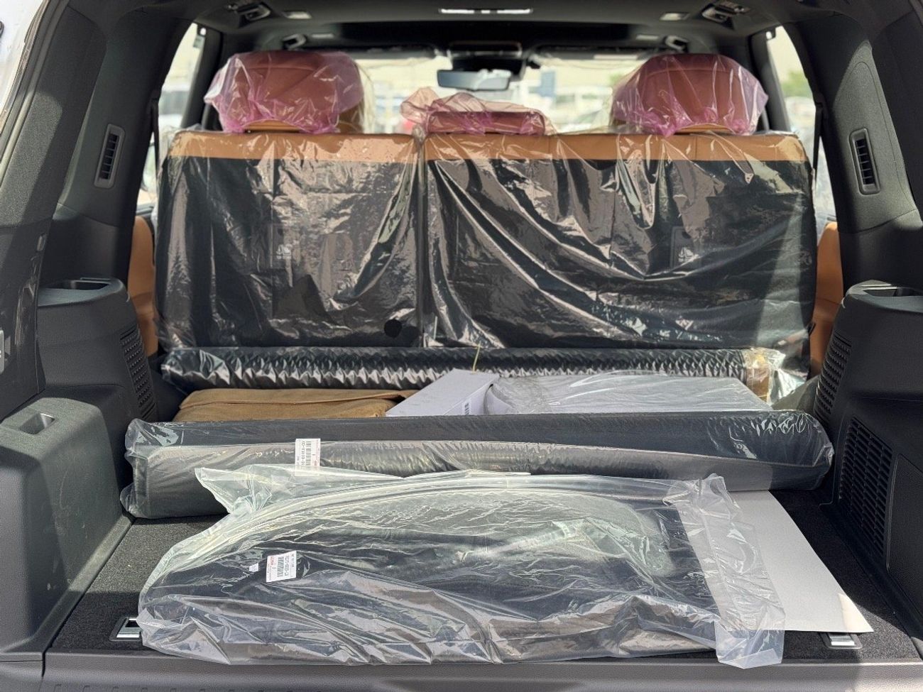 Lexus LX 700h Lexus LX700h 5 seaters 2025 Full with headup display & radar