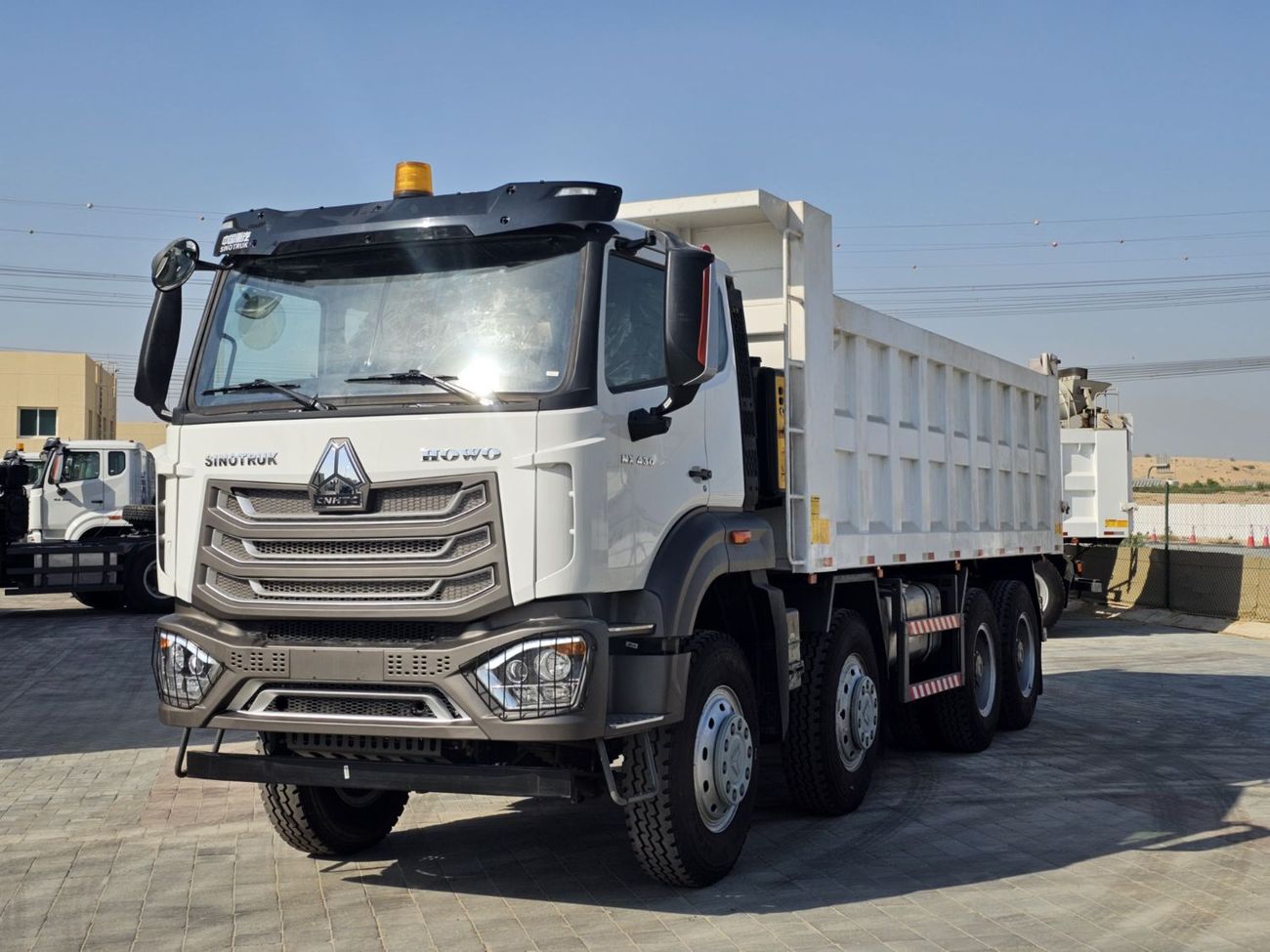 سنوترك هوو HOWO N7G 8*4 DUMPER MC 11.43-30